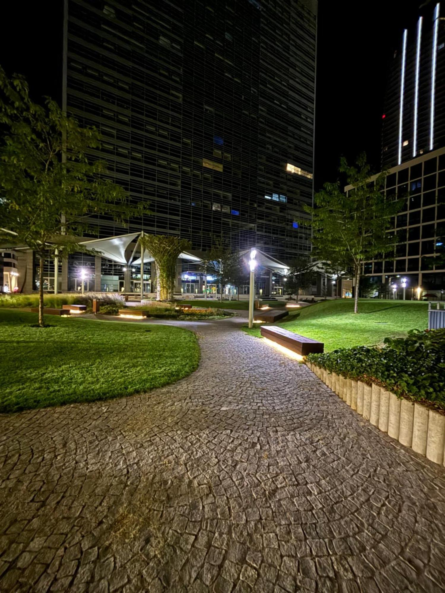 Panorama City Apartment In Downtown Area With Free Parking And Castle View Bratislava Exterior photo